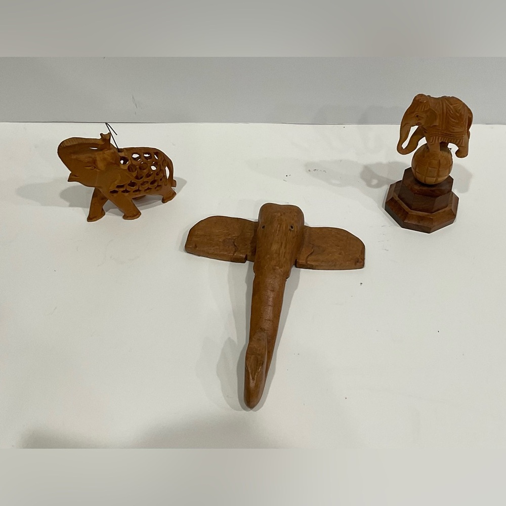 LOT Of 3 WOODEN ELEPHANTS